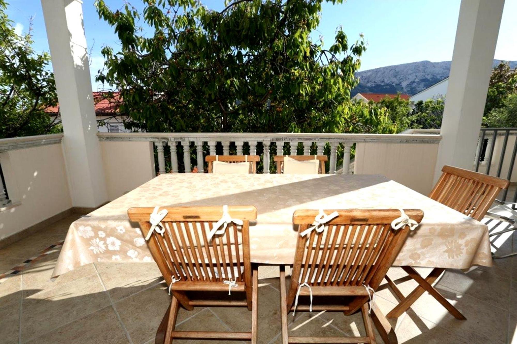 Apartments With Terrace Baska  Room photo
